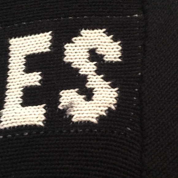 Jesus Saves I Spent UNIF Sweater Small - Picture 4 of 6